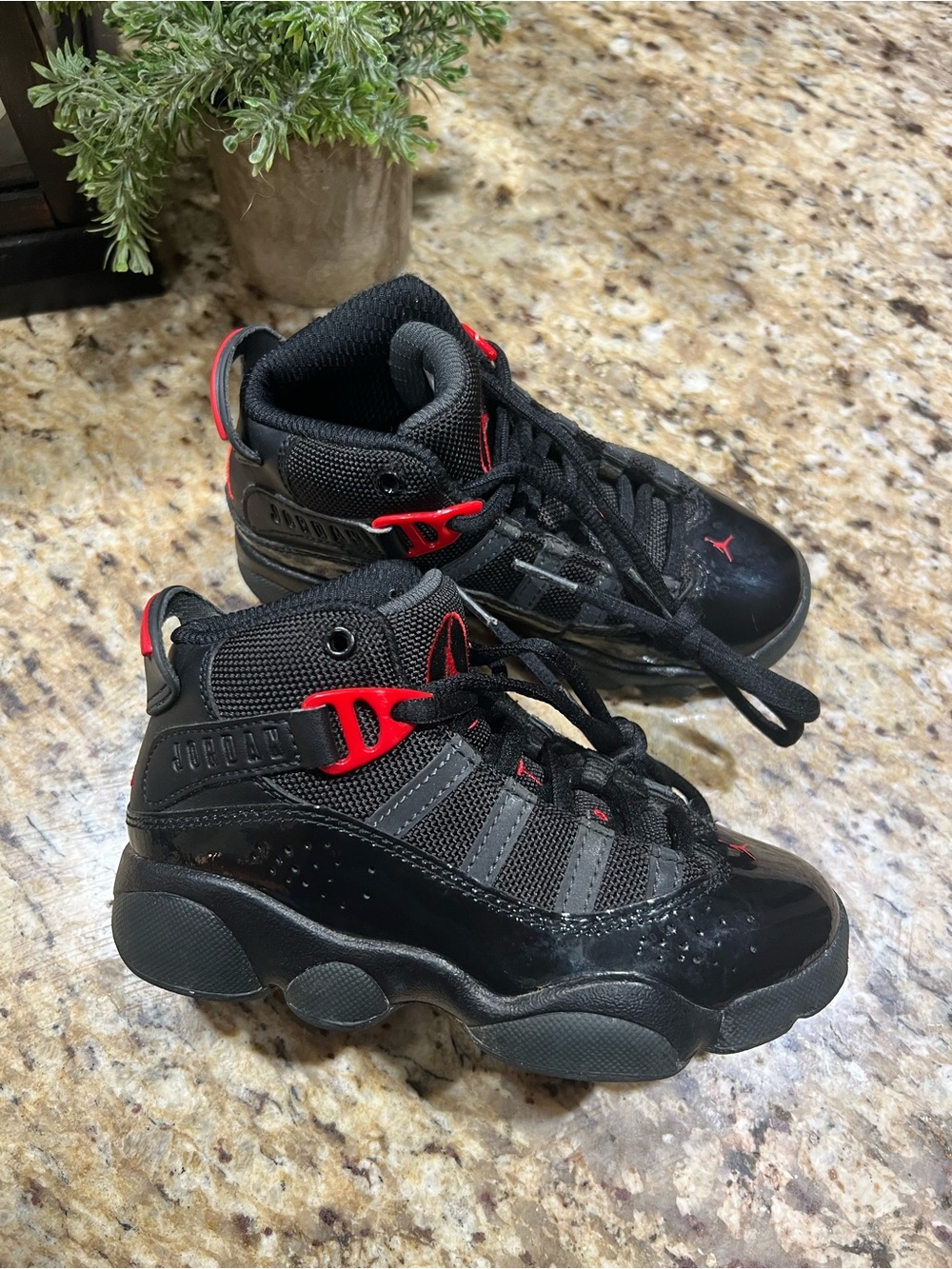 Jordan 6 Rings Kids/Preschool Black and Anthracite Fire Red Sneakers 11C